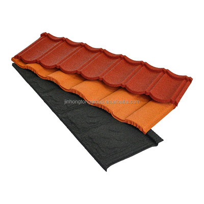 Moderno stile di design colore pietra chip rivestito metallo tetto piastrelle 1340 * 420 * 0,4 mm per il tetto resistente alle intemperie