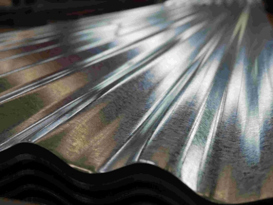Strato galvanizzato a sfera regolare ad alta resistenza per coperture metalliche ondulate di larghezza 600-1250 mm