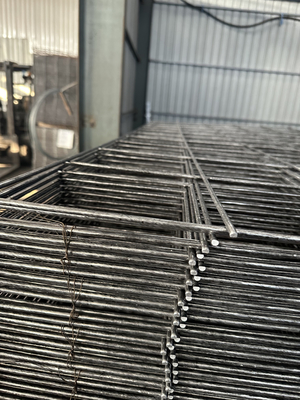 Proteggere tecnica recinzione galvanizzato gi Saldato ferro maglia di filo con grande e perforato