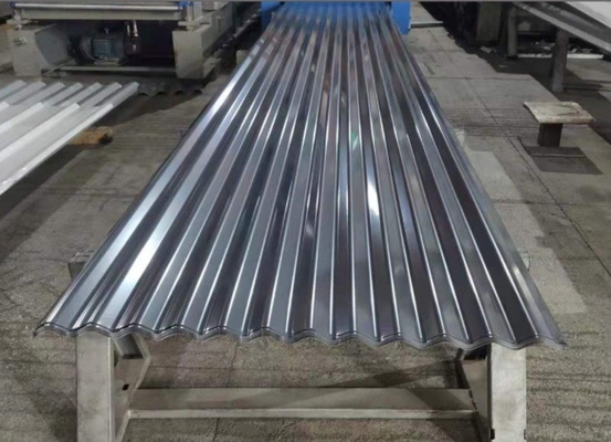 2001-3600mm Lungozza foglio di policarbonato ondulato per pannelli di tetto trasparenti ISO9001 certificato acciaio ondulato galvanizzato