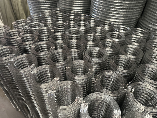 Acciaio di zinco a forma di buco quadrato con rivestimento in PVC galvanizzato a caldo