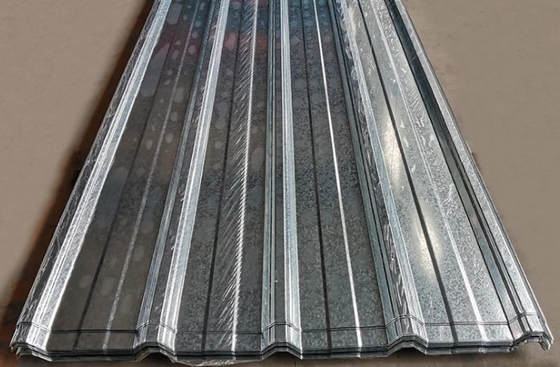 Piastrelle di tetto con rivestimento di zinco certificato CE per lamiere galvanizzate corrugate di metallo ad alta resistenza nella costruzione di case