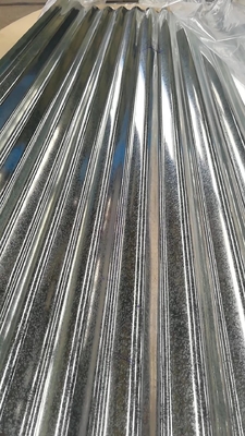 Z30-Z40 Rivestimento BS Standard Piastra di tetto in ferro galvanizzato Struttura in acciaio Piastre di tetto ondulate Rivestite di zinco Piastrelle di tetto