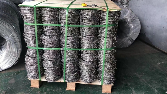 Galvanizzato filo spinato di filo spinato tipo rasoio a croce vendita al dettaglio per rotolo peso per metro 50 kg