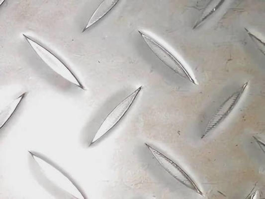 Struttura di costruzione laminata a caldo AISI ASTM BS DIN GB JIS 2,0-8 mm Placca di acciaio al carbonio a quadri spessa a base di laminato a freddo