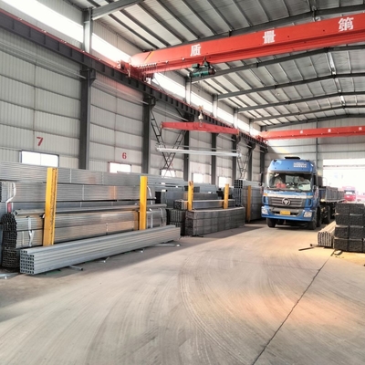Profili di tubi rettangolari quadrati galvanizzati in acciaio ASTM laminati a caldo personalizzati per rivestimento in zinco non legato di 40-275 g/m2