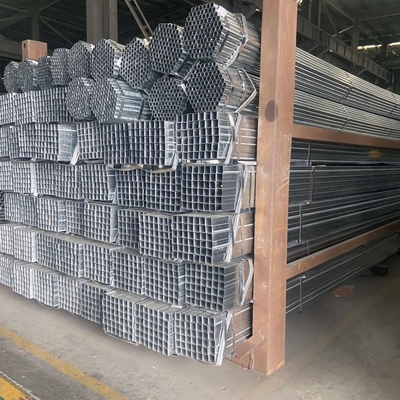 Forma di sezione rettangolare tubi di acciaio galvanizzato a caldo 1,5 mm 2 mm tubo quadrato cavo MS dimensioni del tubo per la struttura del tubo
