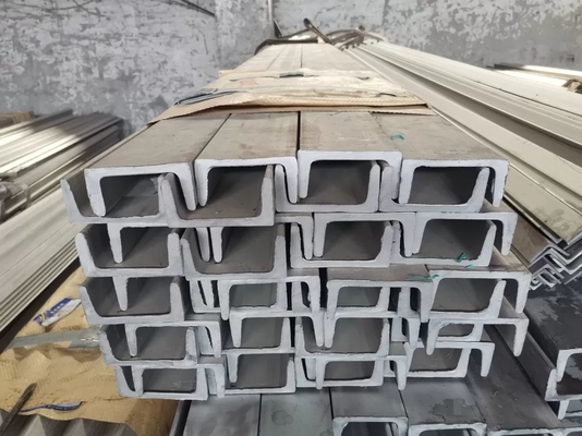 Edifici commerciali Fatturazione in base al peso effettivo Q235B SS400 Q345B Sezione galvanizzata a freddo acciaio strutturale C/U Profili di forma canale acciaio