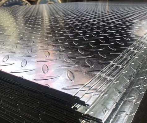 Piastra Q235 MS Piastra di acciaio di diamante Piastra di acciaio a carbonio mite/A36 HR Piastra di ferro a quadri/Piastra a modello con tolleranza ±1%
