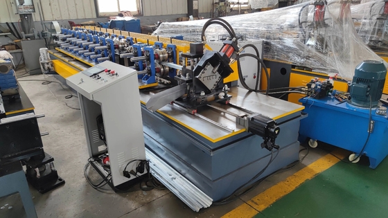 Tracce di acciaio galvanizzato a canale non perforate a forma di U campionate liberamente per Q235B SS400 Q345B