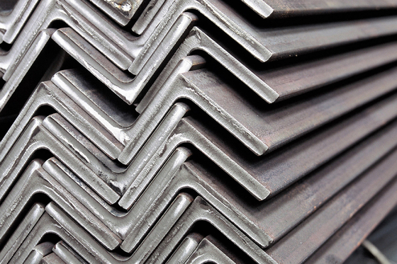 Acciaio AISI ad alta resistenza per la costruzione della serie Q195-Q420 basato sulla tecnica e sulla tecnica delle barre a angolo irregolare laminate a caldo
