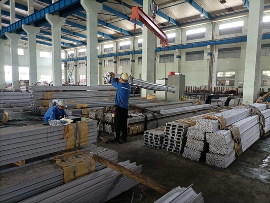 316 SS L Profilo di decorazione angolare con TSHS /2B /THS/ 2D/ BA /2BB Finitura superficiale Lunghezza 1000mm 6000mm o su richiesta del cliente
