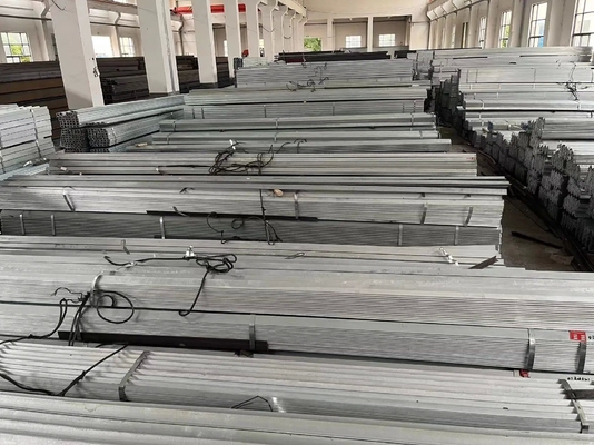 Barre angolari SS laminate a caldo Personalizzazione 2205 2507 V Barre in acciaio a forma di angolo da 3,0 mm a 100 mm Standard AiSi ASTM DIN EN GB JIS bs