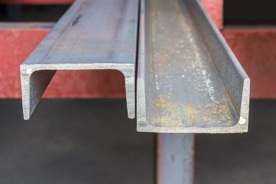 CIF/CFR/FOB/EX-WORK Term U-Channel Carbon Steel per il sistema di supporto ASTM Standard Q235 Q345 SS400 0,8 mm-3,0 mm di spessore