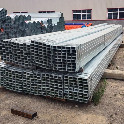 B X42 X52 X60 X70 Acciaio al carbonio di grado 0,5-2,0 mm Spessore della parete tubo quadrato di acciaio galvanizzato laminato a caldo per la consegna liquido