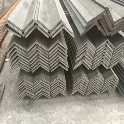 Barra standard con angolo uguale non uguale AiSi ASTM DIN EN GB JIS bs 40*40 100*100 SS Angolo di acciaio 4 mm 5 mm acciaio inossidabile laminato a caldo