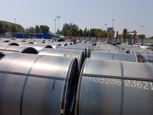 Q195 Q215 Q235 Q255 Q275 Q355 Ss400 bobina laminata a caldo in acciaio al carbonio con passaggio a pelle e standard BS EN GB AiSi ASTM DIN JIS