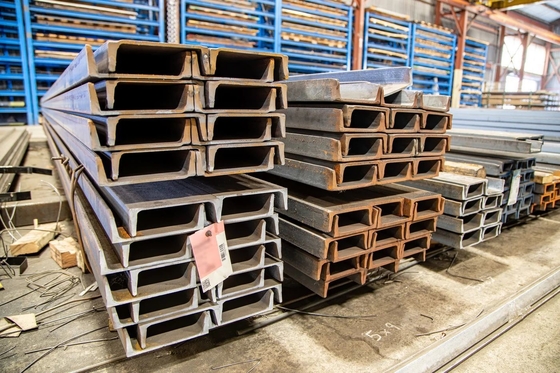 Acciaio a carbonio non legato a profilo di canale di acciaio di tipo C tipo U tipo 25x25x3 per la costruzione