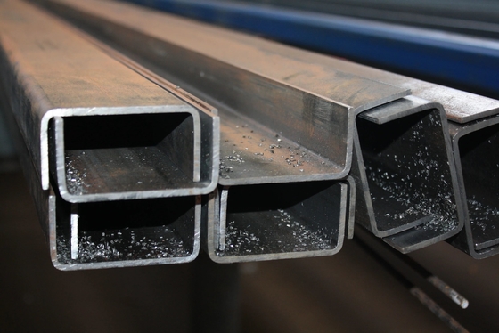 Galvanizzati di qualità superiore, travi di acciaio a canale tipo C, tralicci U/C, tralicci di canale C, 100*48mm, 50*25mm, per strutture industriali