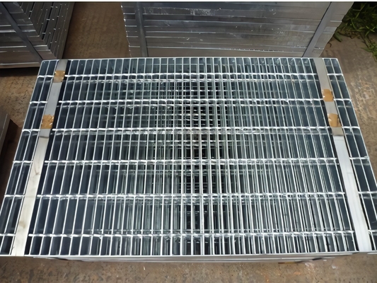 Alti standard anti-corrosione Q235 25mm 30mm 35mm 45mm Materiali da costruzione Griglie in acciaio galvanizzato