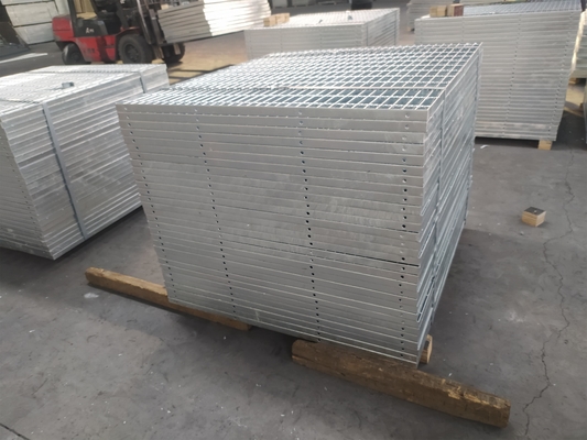 ASTM GB Menisco superficiale Griglia in acciaio galvanizzato Pressione saldata 30x30 Griglia in barrette in acciaio galvanizzato a caldo