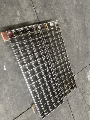 Prezzo di fabbrica Q235 25mm 30mm 32mm 40mm materiali da costruzione griglia in acciaio galvanizzato per piattaforma