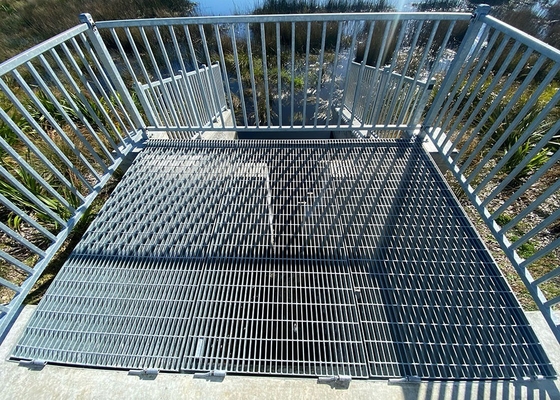 Cina Griglie in acciaio galvanizzato peso / prezzo di griglie in acciaio webforge / pavimenti in acciaio a griglia aperta Griglie in acciaio