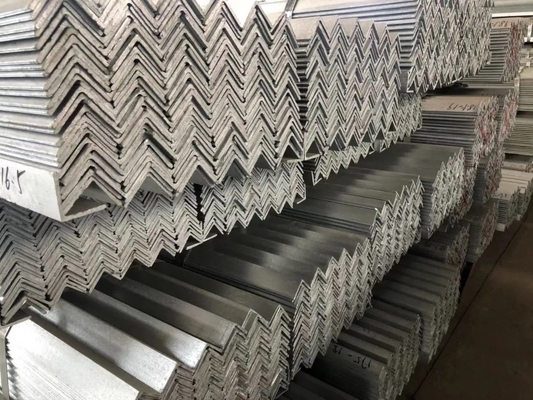 Vendita diretta di fabbrica Ss400 Q235b S235 1080 Q345b 30x30x3mm Acciaio a carbonio strutturale Q235 Ferro laminato a caldo Bar angolare in acciaio