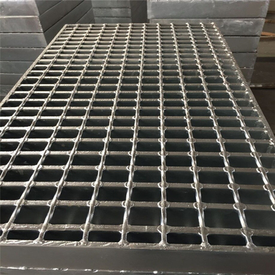 Griglia di acciaio rivestito di zinco di alta qualità per la personalizzazione del mare Griglia di acciaio saldata galvanizzata in vendita