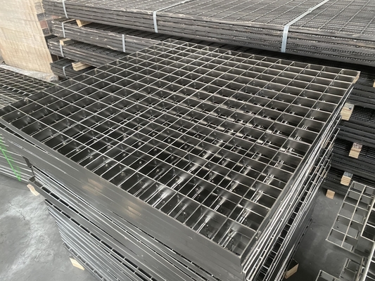 Prodotto in Cina Fabbrica Galvanizzato Metallo Acciaio Q235 345 Griglia Passeggiata Piattaforma Scala Treads